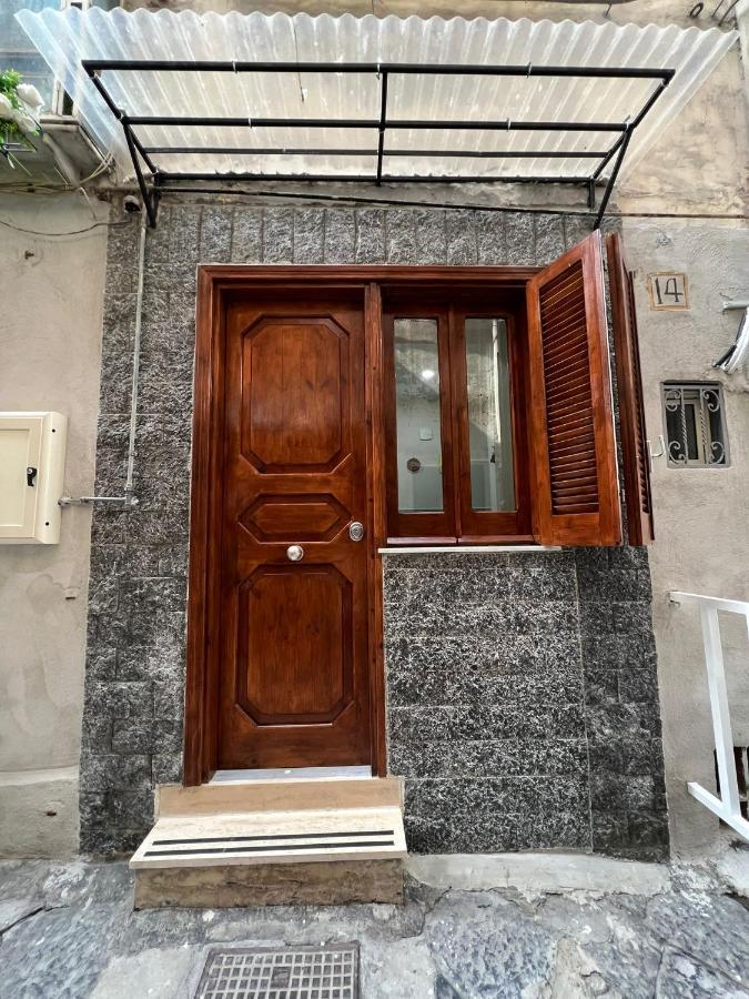 La Casetta Di Assunta Наполи Екстериор снимка